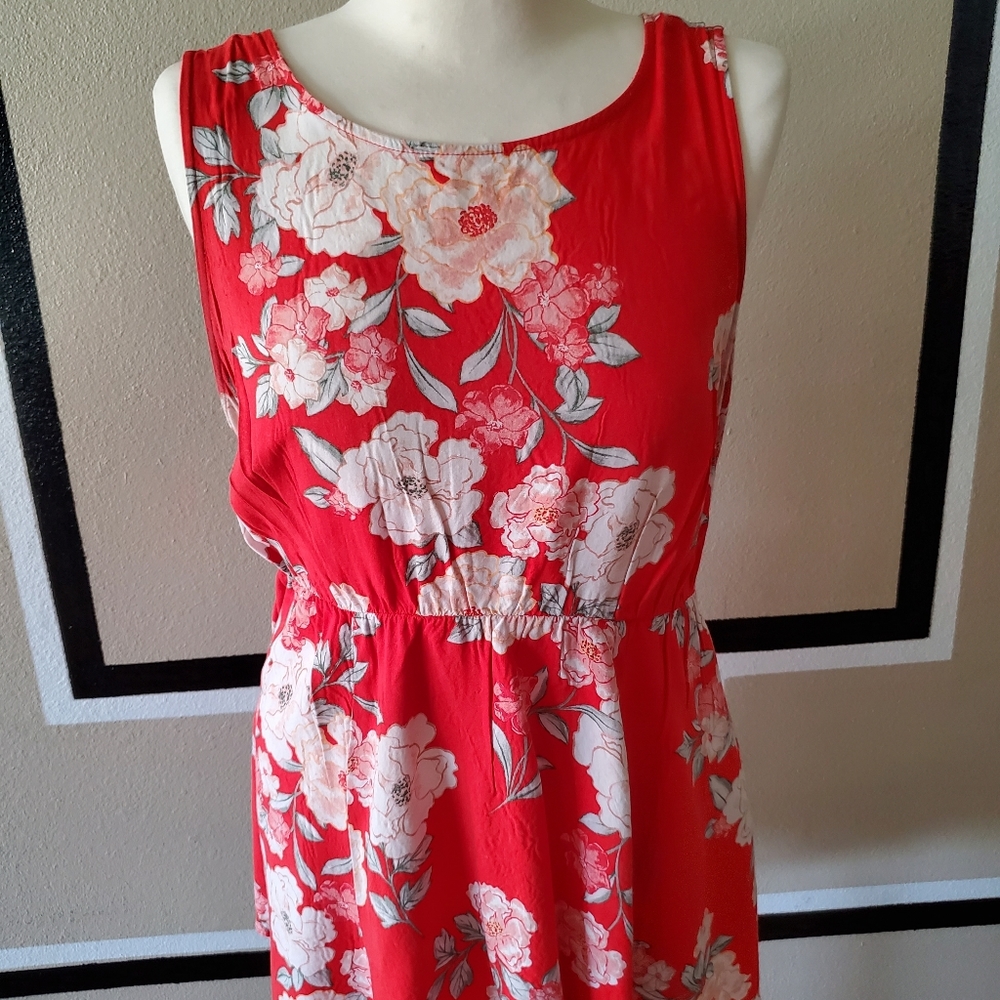 Floral sleeveless blouse